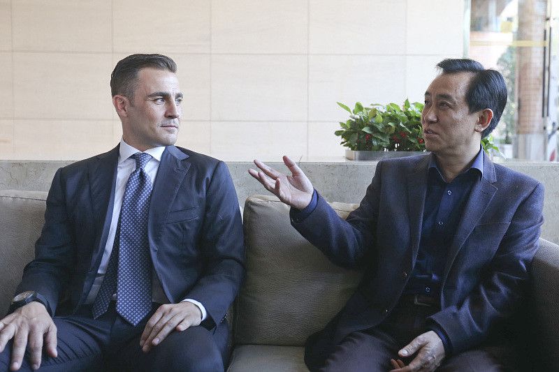 首先是她的气色，迅速从原本的苍白无力，转变成精神饱满、红润光泽。